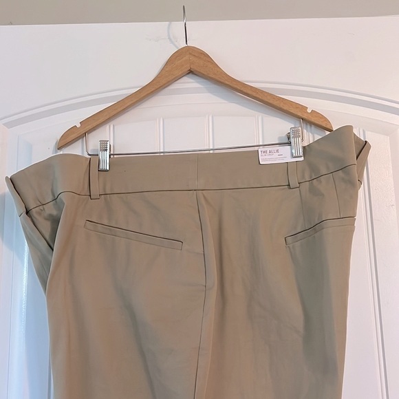 NWT Lane Bryant The Allie Crop Khaki Pants Size 28 - Picture 4 of 14